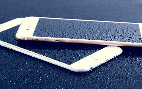 mobile phone in water
